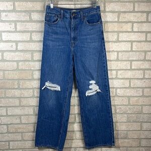 Levi’s High Waisted Straight Leg Jeans- Size 27